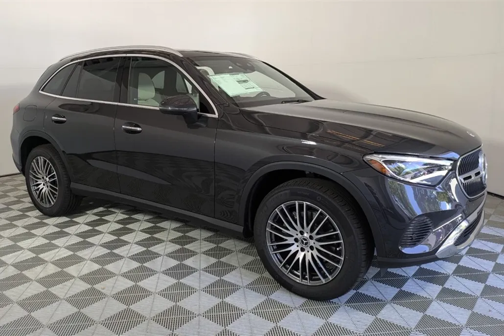 2026 Mercedes Benz GLC 300 photo 1