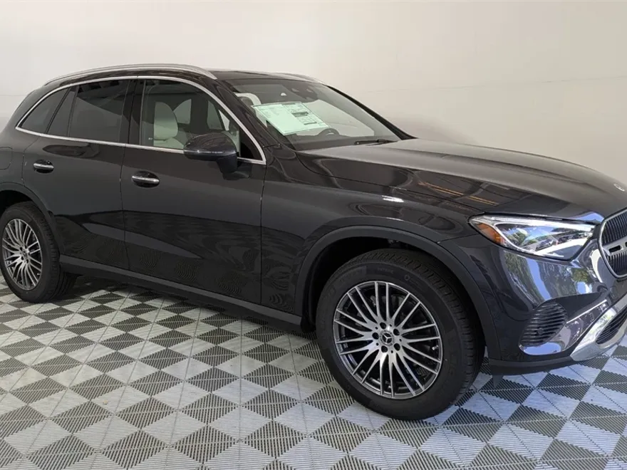 2026 Mercedes Benz GLC 300 photo 1