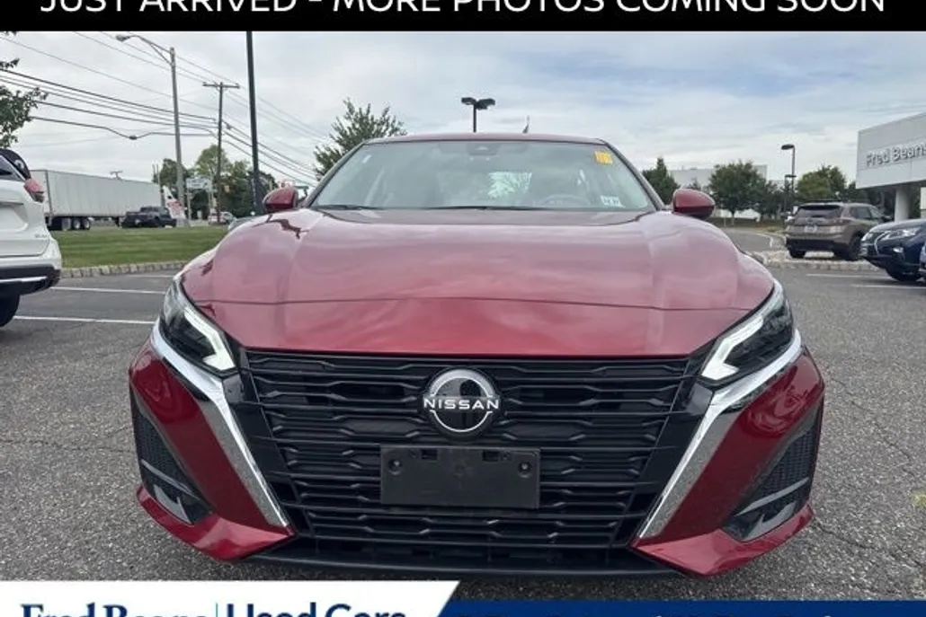 2023 Nissan Altima 2.5 SV photo 1