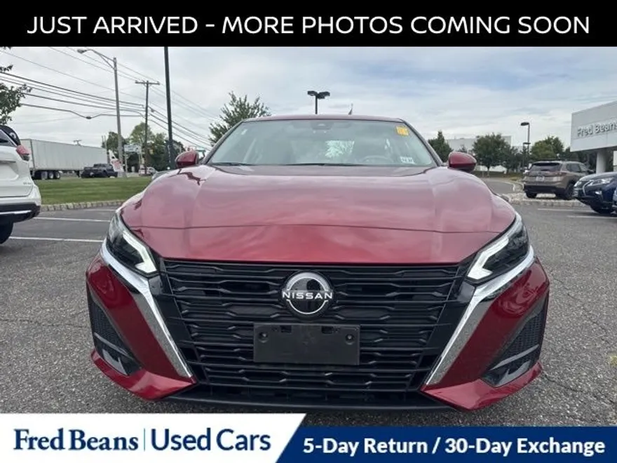 2023 Nissan Altima 2.5 SV photo 1