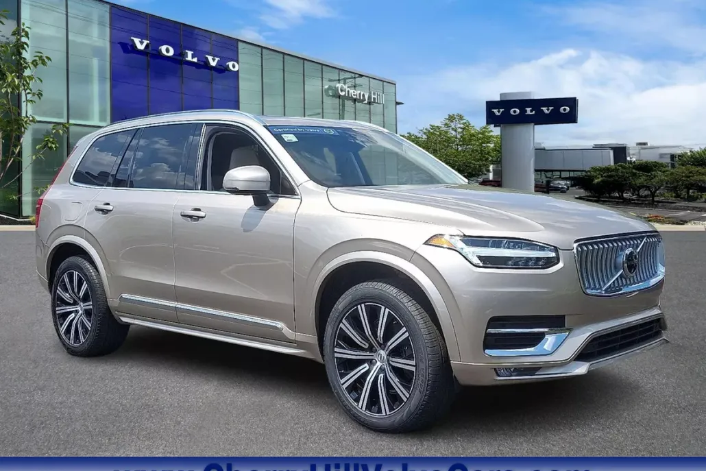 2024 Volvo XC90 B5 Core photo 1