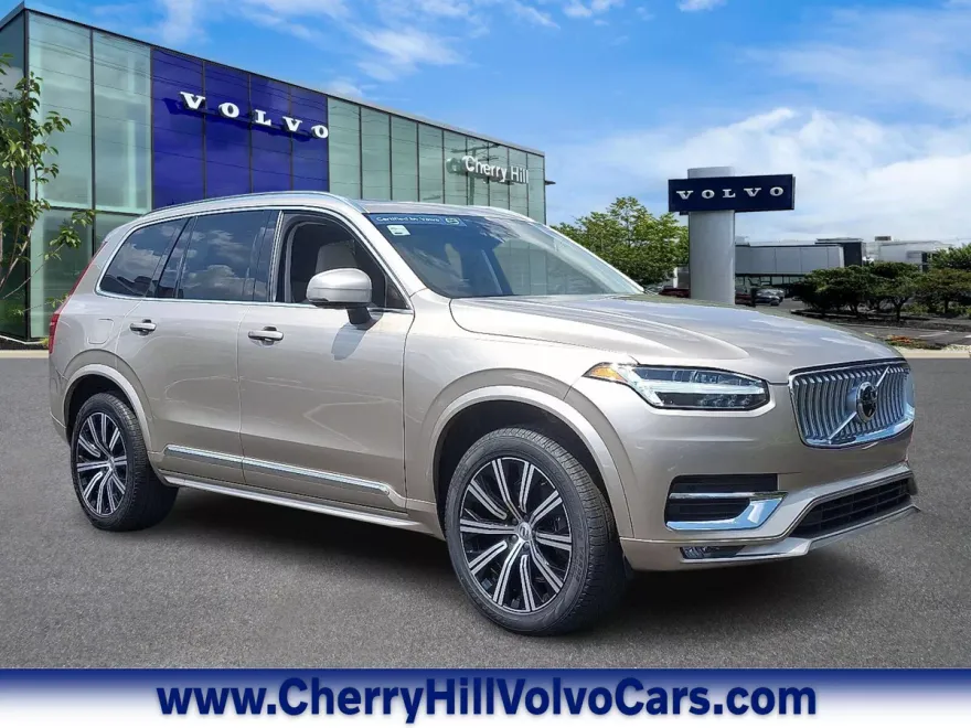 2024 Volvo XC90 B5 Core photo 1