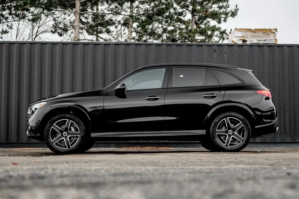 2026 Mercedes Benz GLC 300 4MATIC photo 1