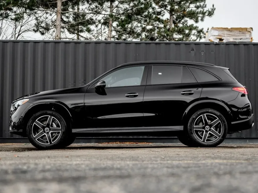 2026 Mercedes Benz GLC 300 4MATIC photo 1