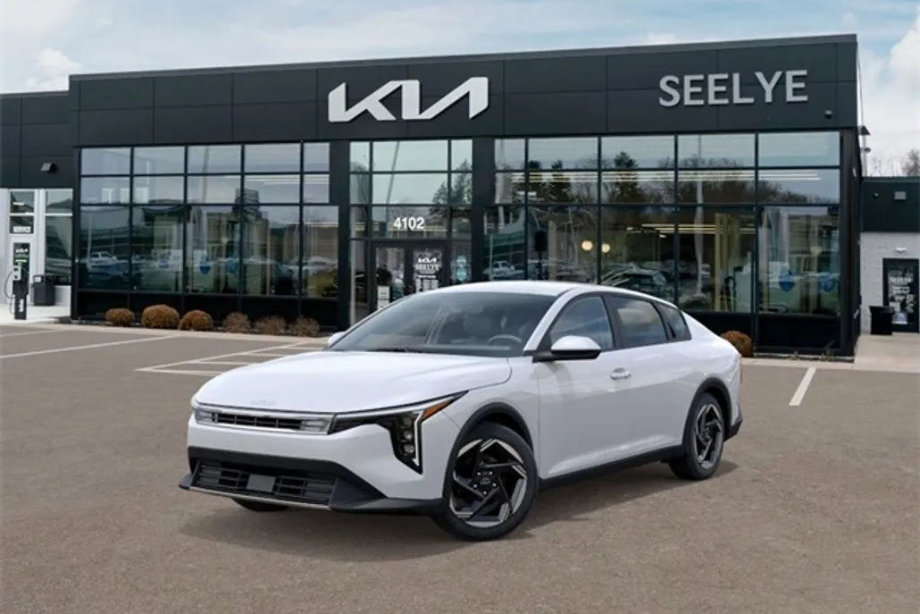 2025 Kia K4 EX photo 1