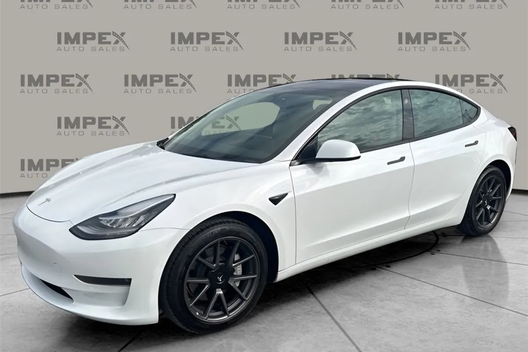 2022 Tesla Model 3 Long Range photo 1