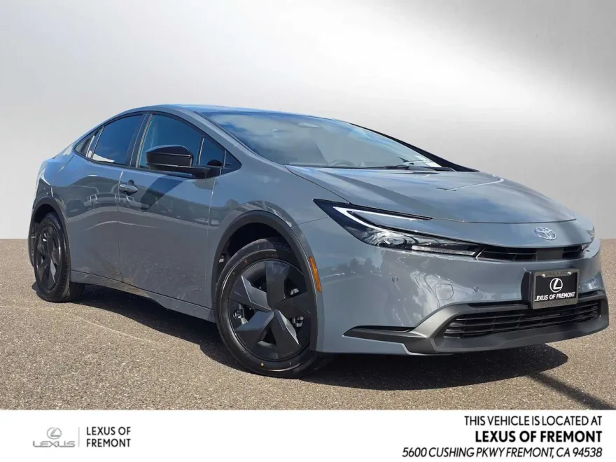 2026 Toyota Prius LE photo 1