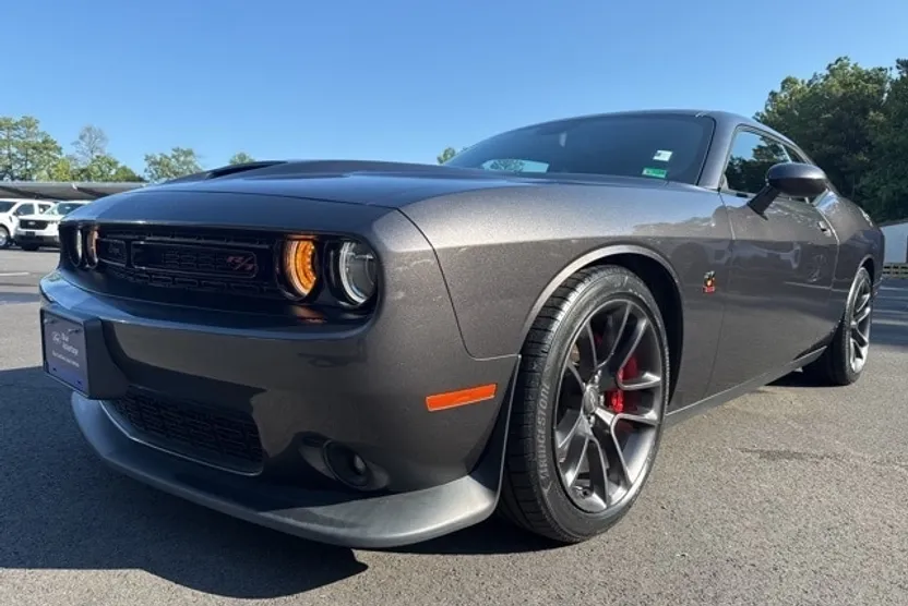 2021 Dodge Challenger R/T Scat Pack photo 1