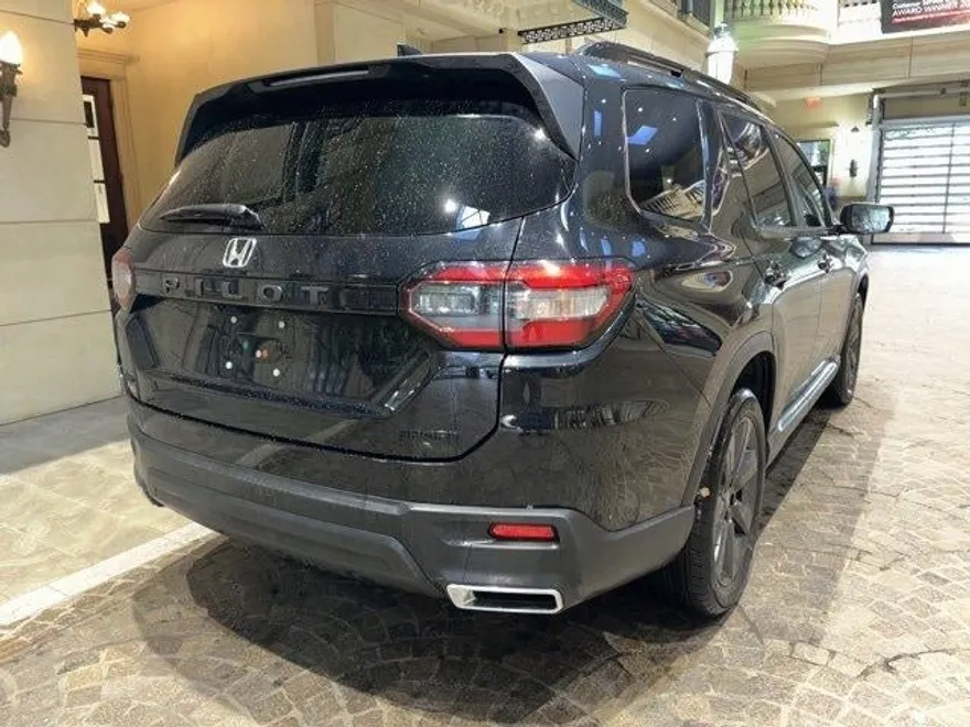 2023 Honda Pilot Sport photo 1