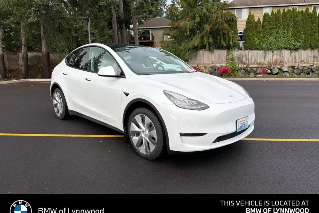2022 Tesla Model Y Long Range photo 1