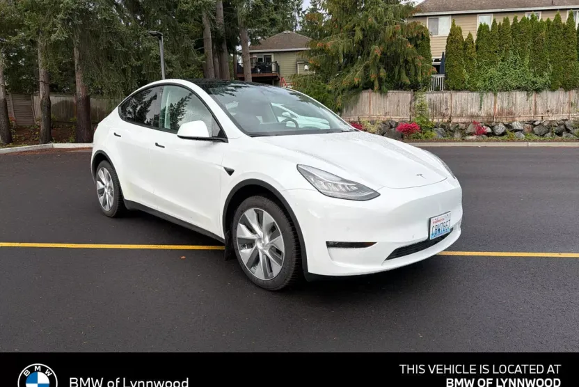 2022 Tesla Model Y Long Range photo 1