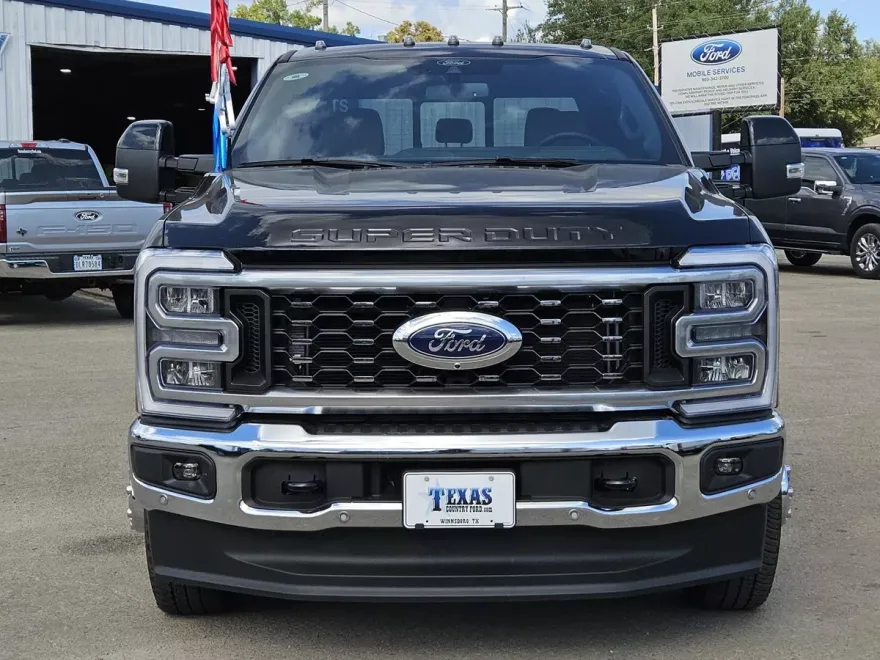 2026 Ford F-350 Lariat photo 1