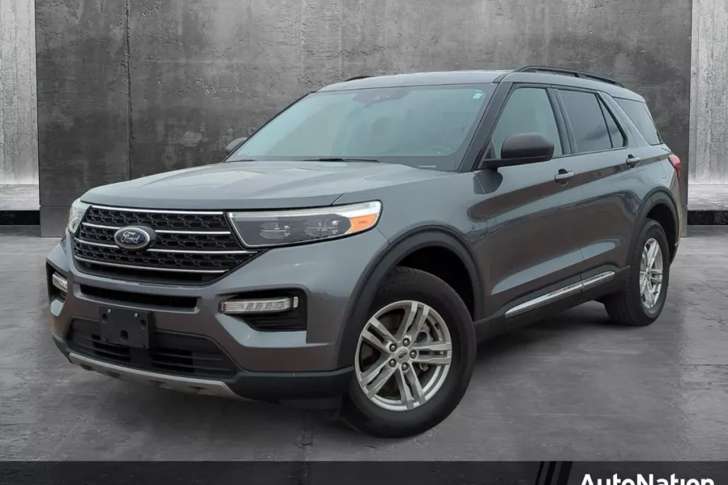 2022 Ford Explorer XLT photo 1