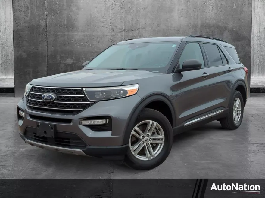 2022 Ford Explorer XLT photo 1