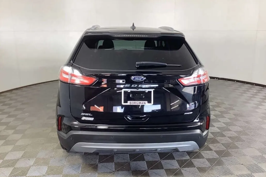 2023 Ford Edge SEL photo 1