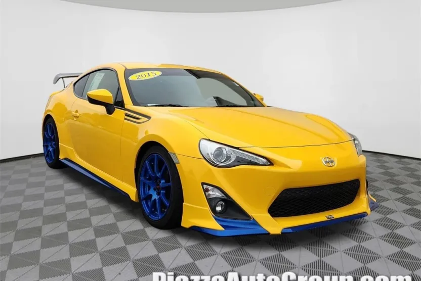 2015 Scion FR-S photo 1