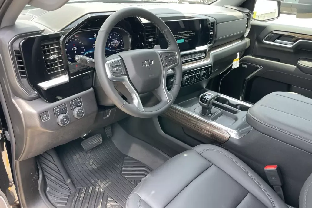2025 Chevrolet Silverado 1500 RST photo 1