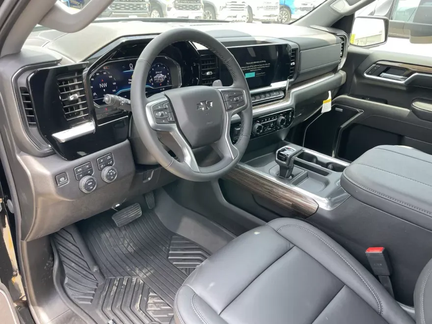 2025 Chevrolet Silverado 1500 RST photo 1