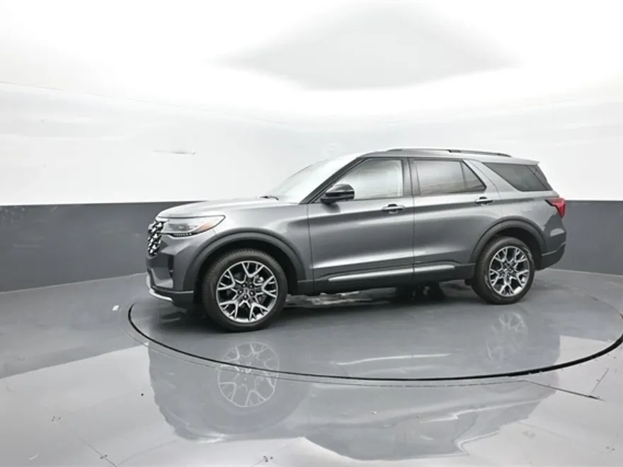 2025 Ford Explorer Platinum photo 1