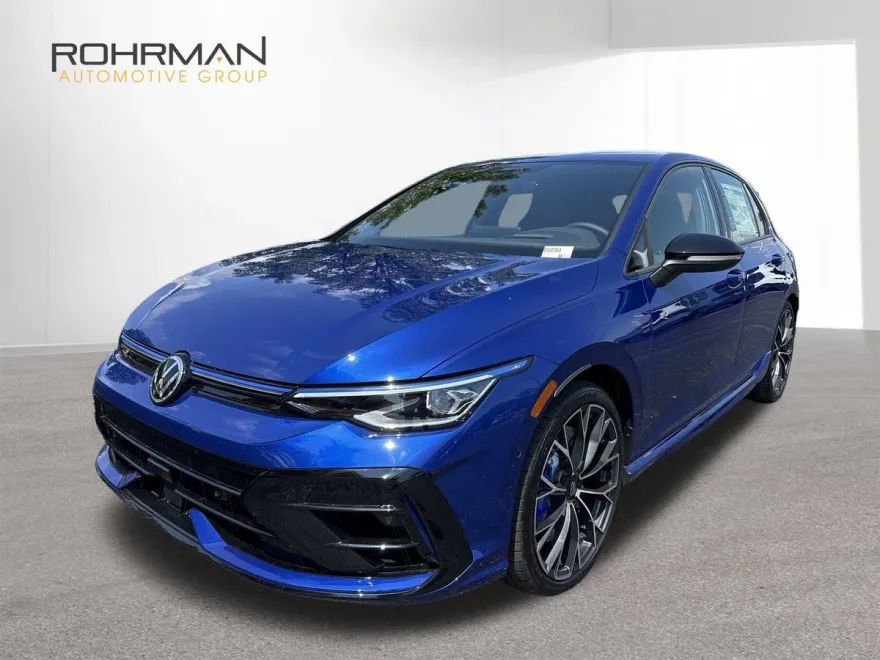 2025 Volkswagen Golf R 2.0 TSI photo 1
