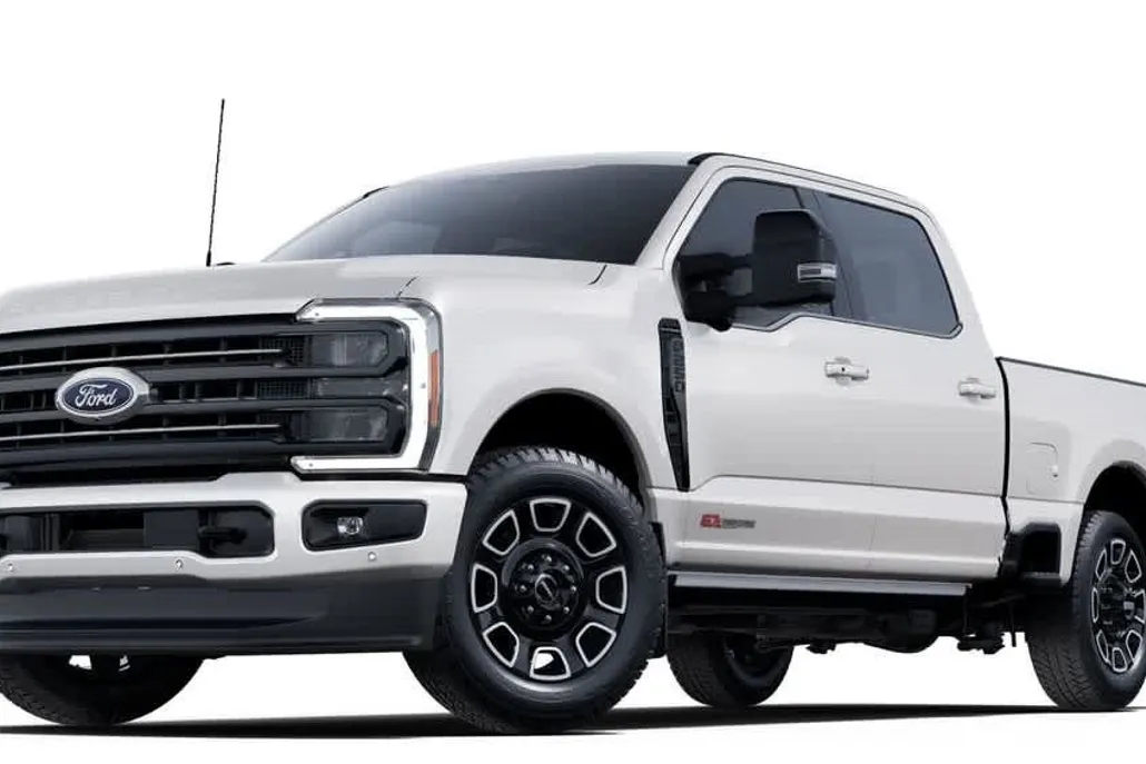 2025 Ford F-250 Platinum photo 1