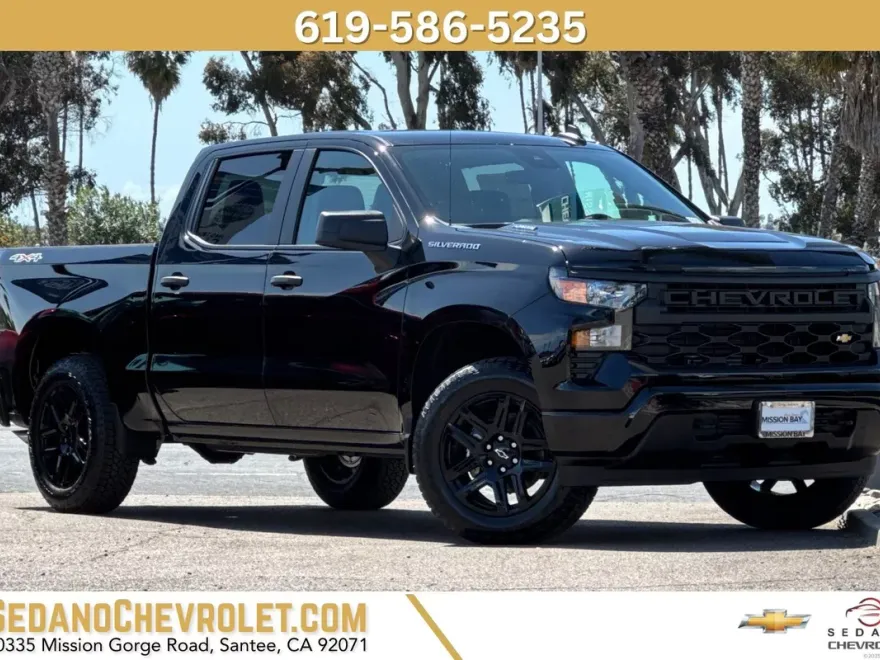 2025 Chevrolet Silverado 1500 Custom photo 1