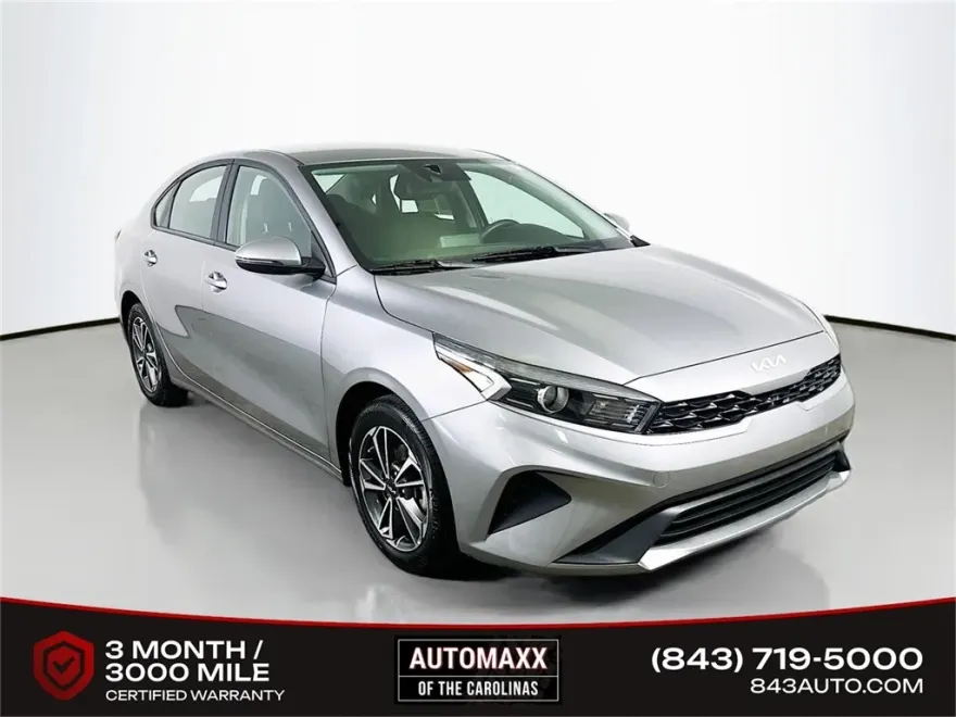 2023 Kia Forte LXS photo 1