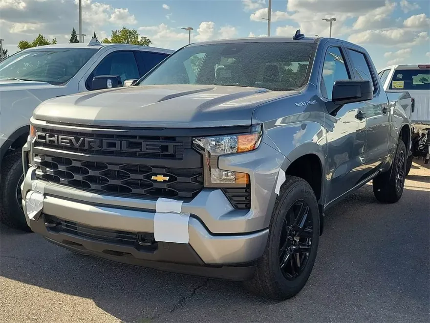 2026 Chevrolet Silverado 1500 Custom photo 1