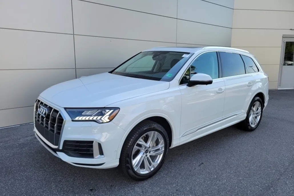 2024 Audi Q7 55 Premium Plus photo 1