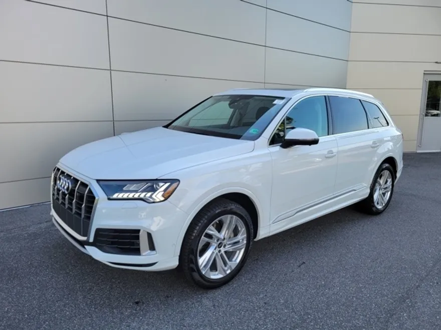 2024 Audi Q7 55 Premium Plus photo 1