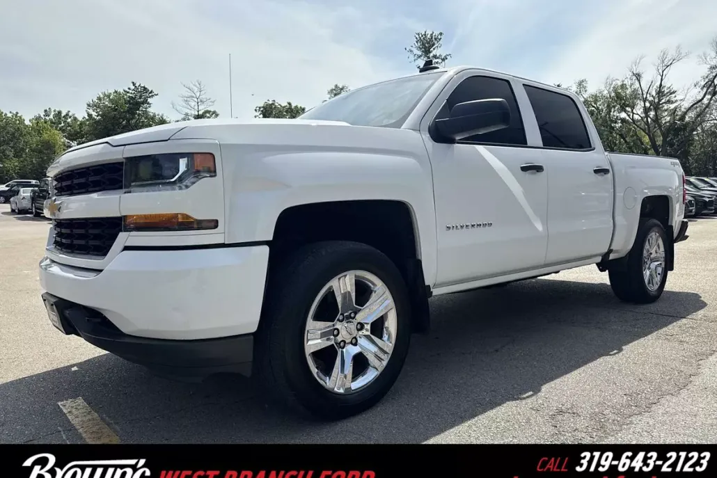 2018 Chevrolet Silverado 1500 Custom photo 1