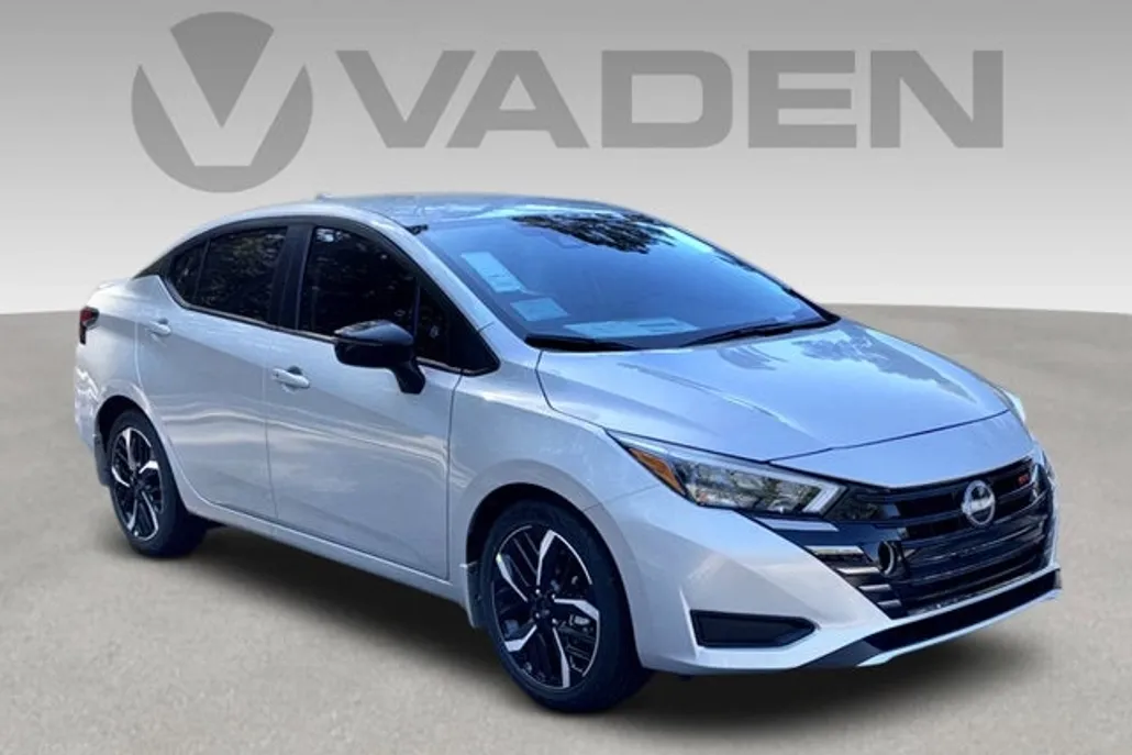 2025 Nissan Versa 1.6 SR photo 1