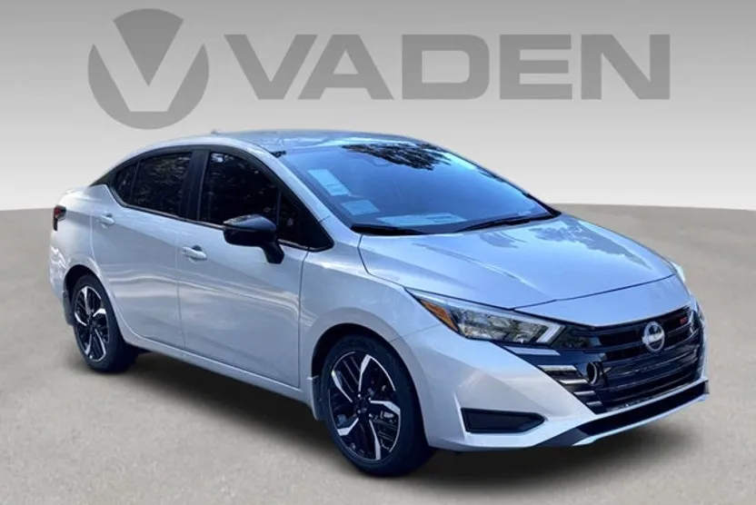 2025 Nissan Versa 1.6 SR photo 1