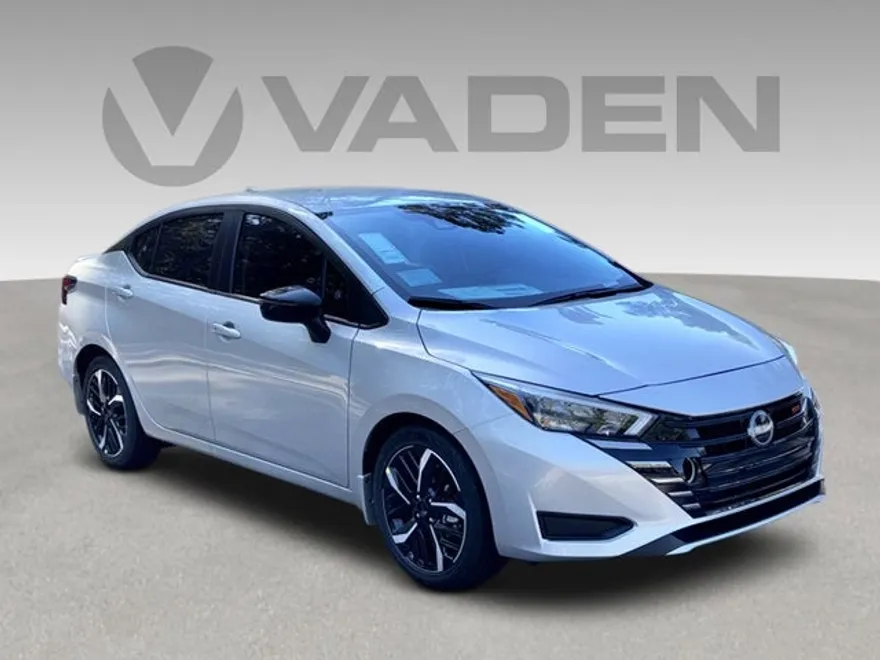 2025 Nissan Versa 1.6 SR photo 1