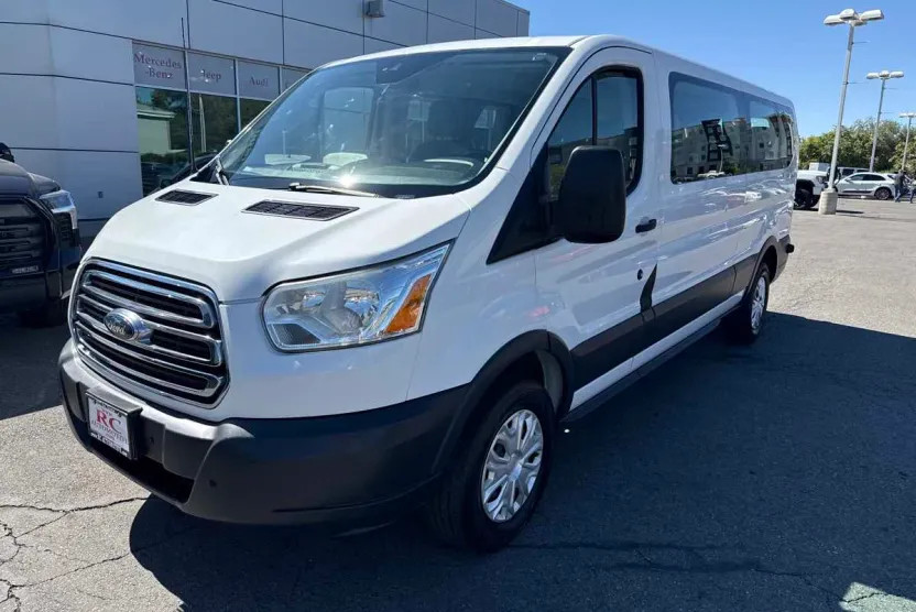 2015 Ford Transit XLT photo 1