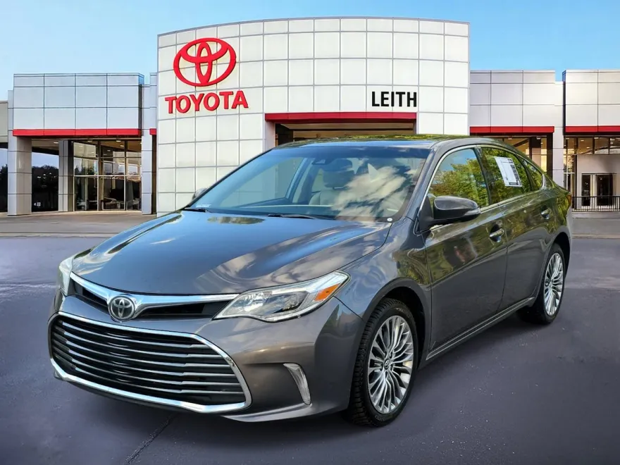 2018 Toyota Avalon Limited photo 1