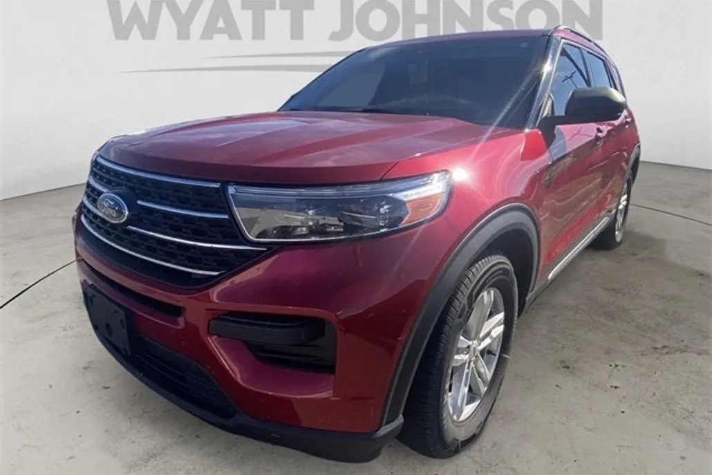 2021 Ford Explorer XLT photo 1