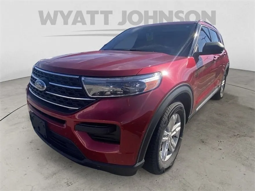 2021 Ford Explorer XLT photo 1