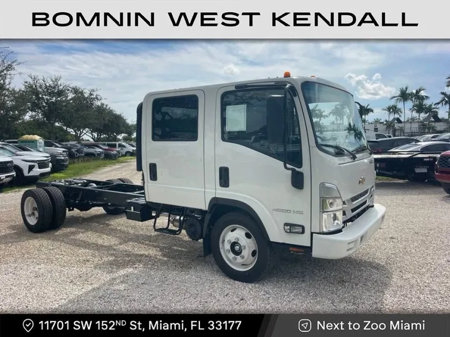 2024 Chevrolet Silverado 4500HD photo 1