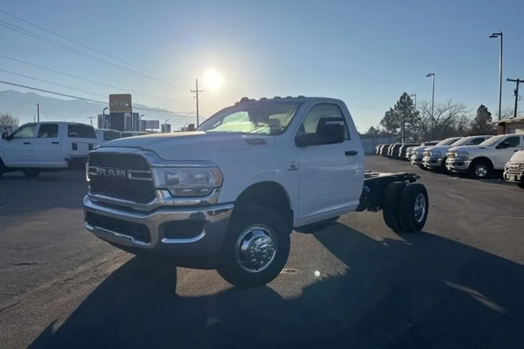 2024 Ram 3500 Tradesman photo 1