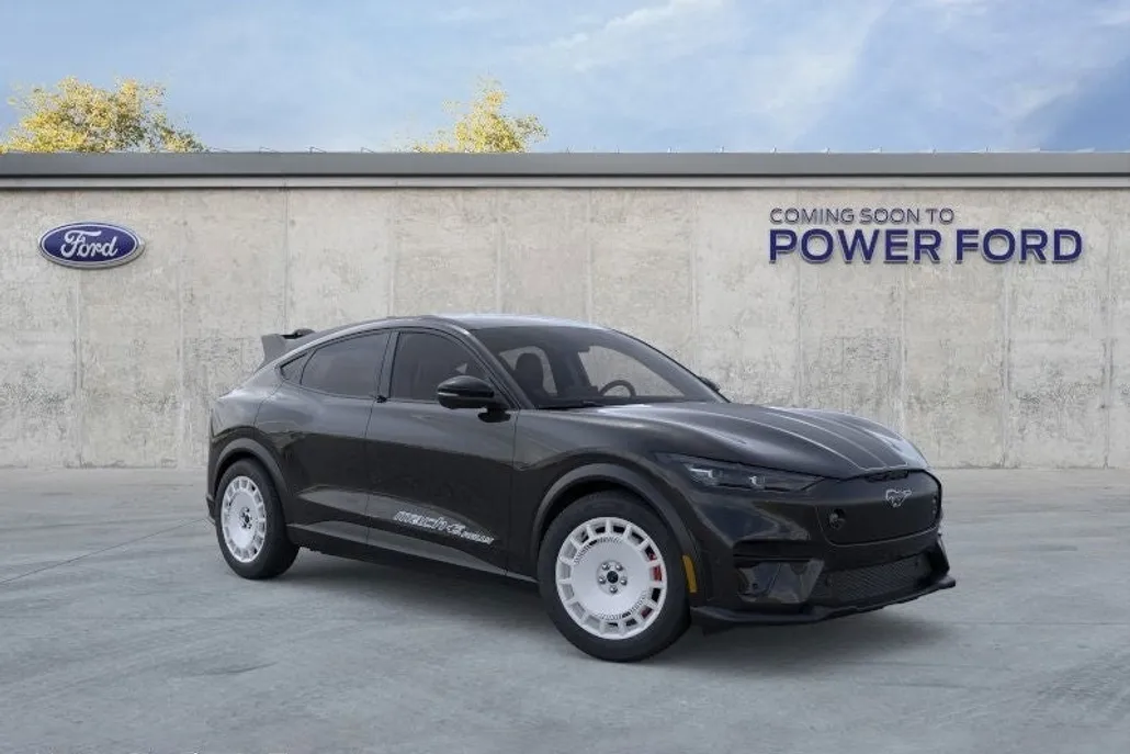 2025 Ford Mustang Mach-E GT photo 1