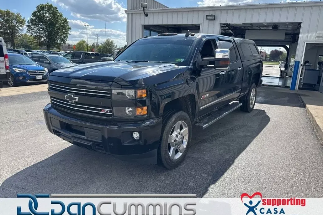 2016 Chevrolet Silverado 2500HD LT photo 1