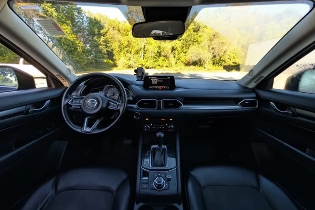 2017 Mazda CX-5 Touring photo 1