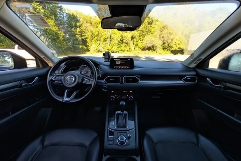 2017 Mazda CX-5 Touring photo 1