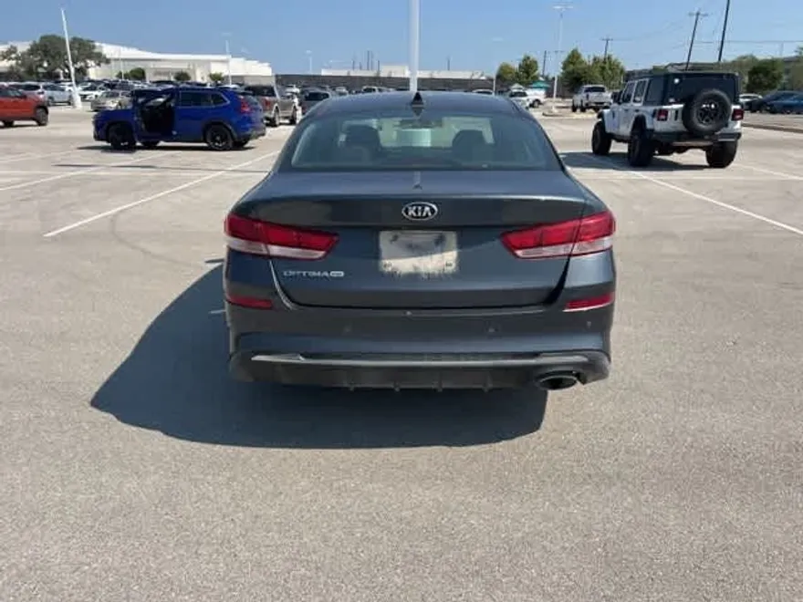 2020 Kia Optima LX photo 1