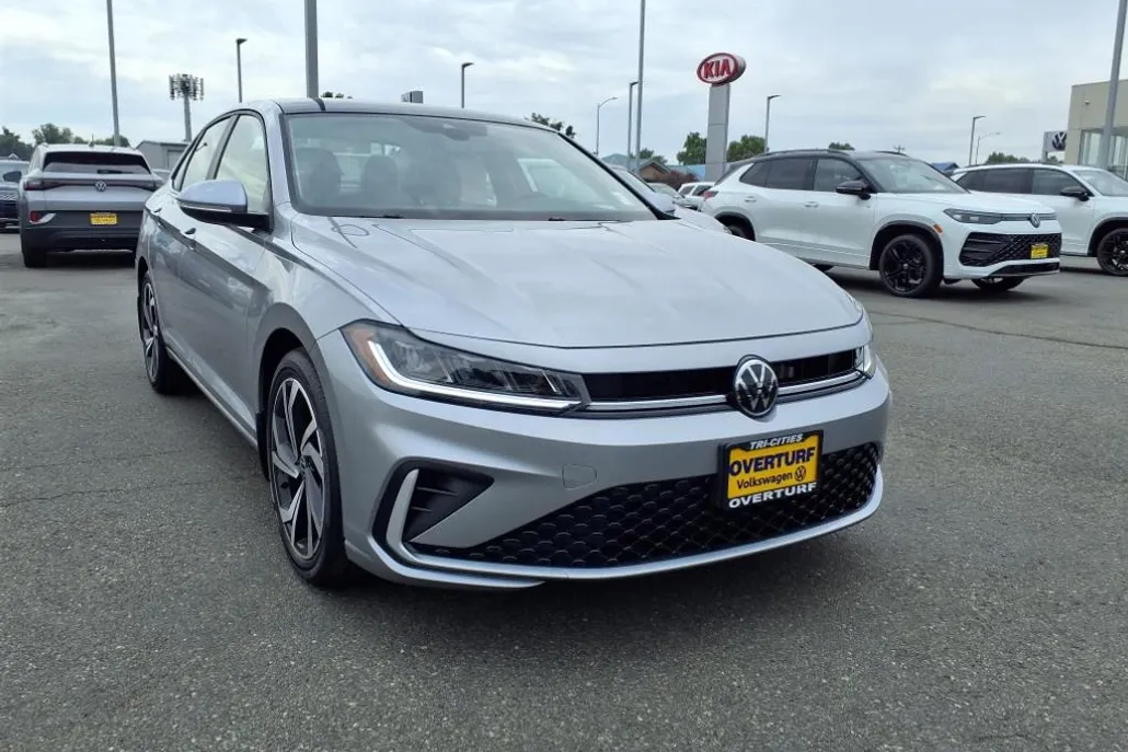 2025 Volkswagen Jetta SEL photo 1