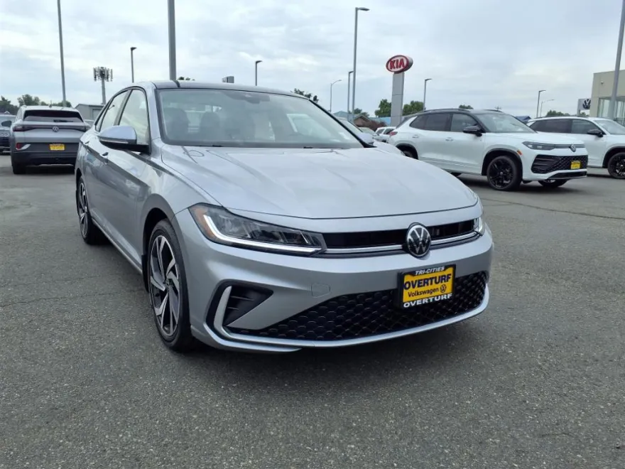 2025 Volkswagen Jetta SEL photo 1
