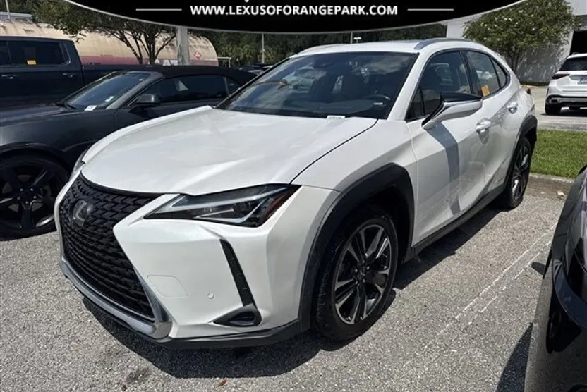 2020 Lexus UX 250h Premium photo 1