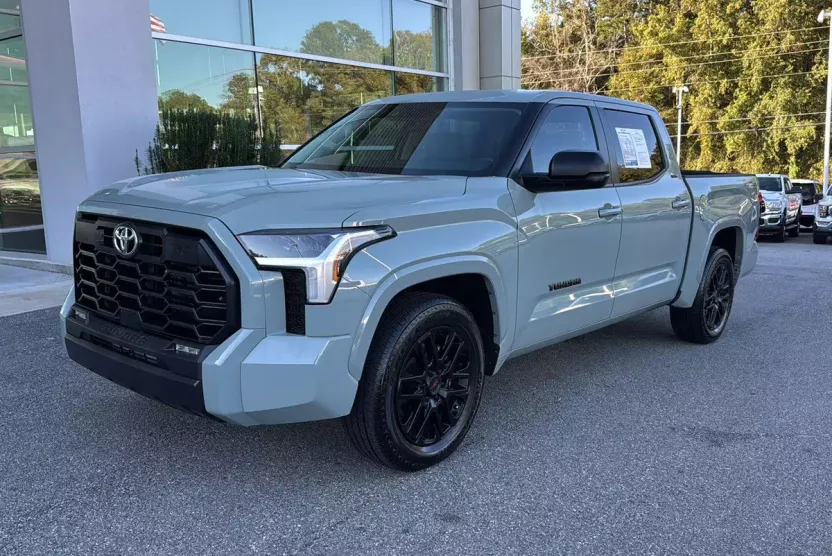 2024 Toyota Tundra SR5 CrewMax photo 1