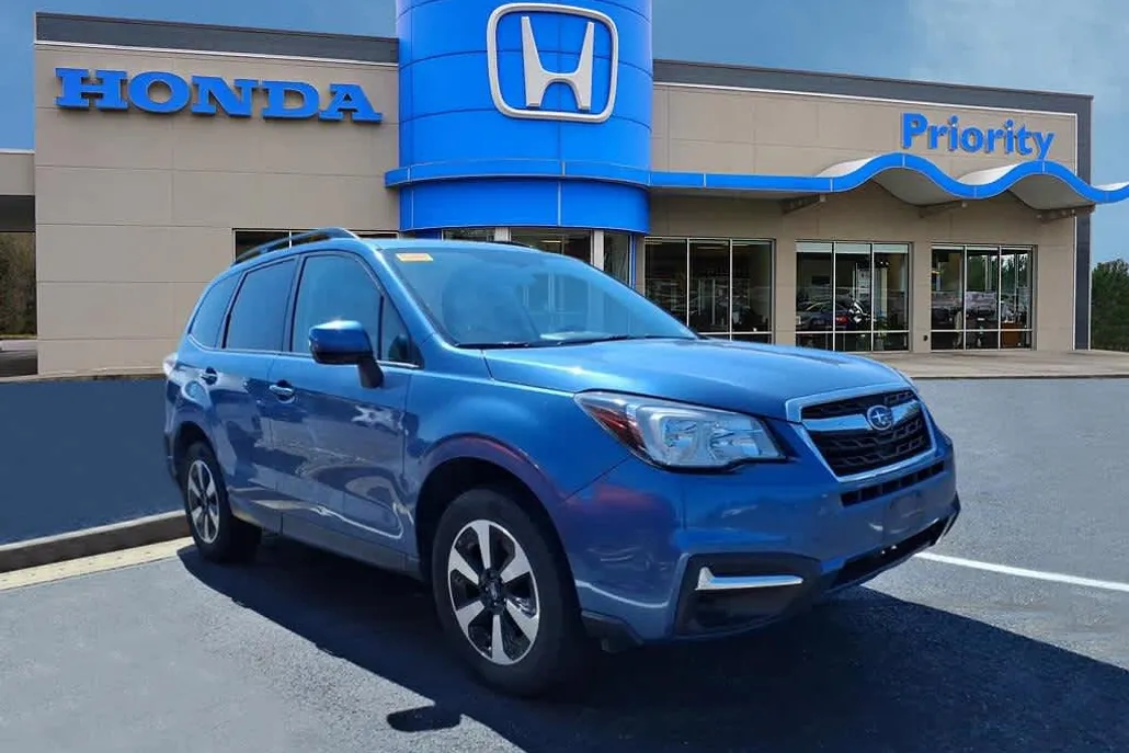 2017 Subaru Forester Premium photo 1